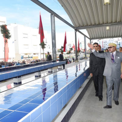 07 Octobre 2015 : SM le Roi inaugure le complexe socio-économique et sportif Mesnana